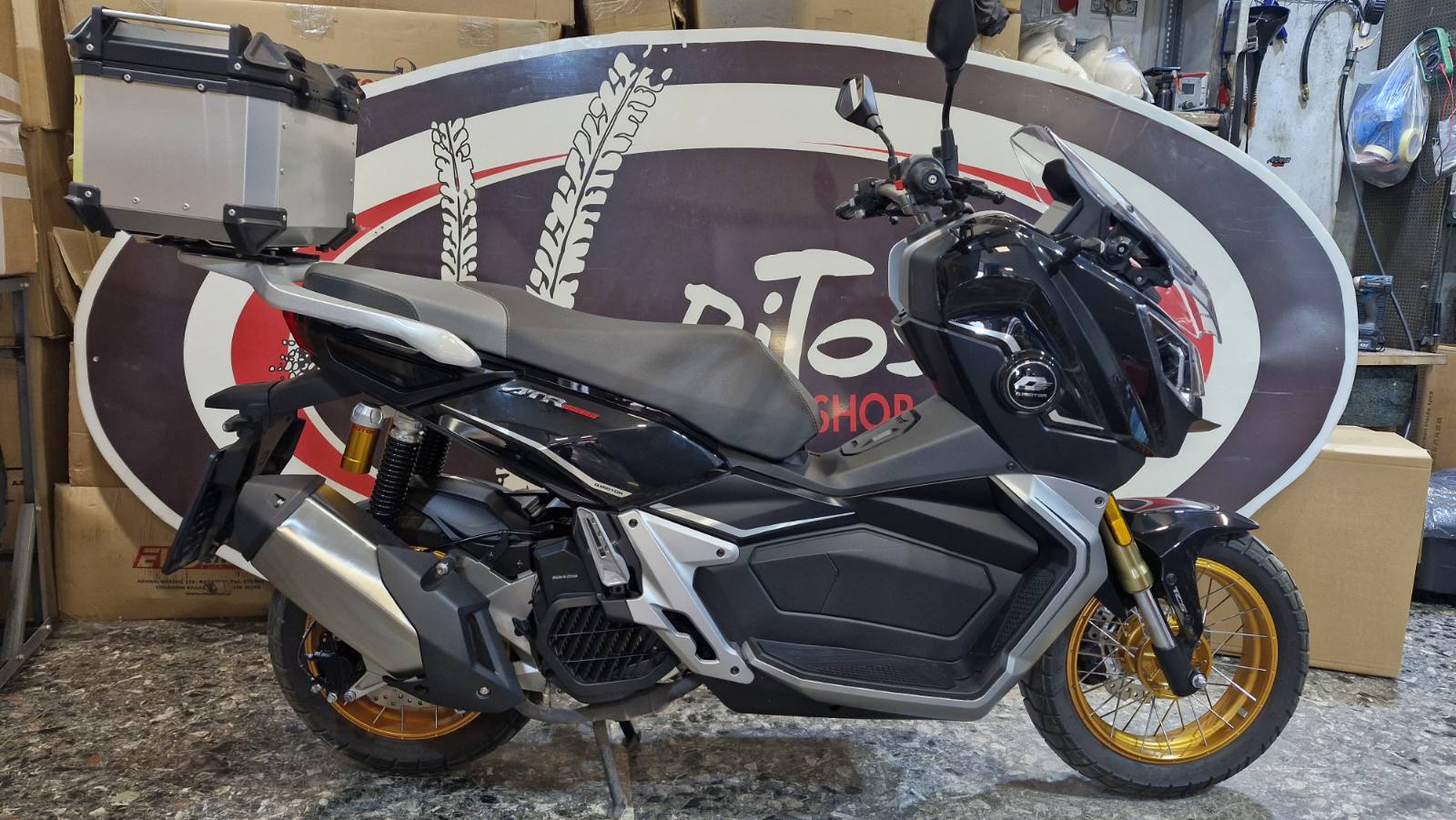 ATR 125X  '25 (με βαλίτσα αλουμινίου εργοστασιακή)